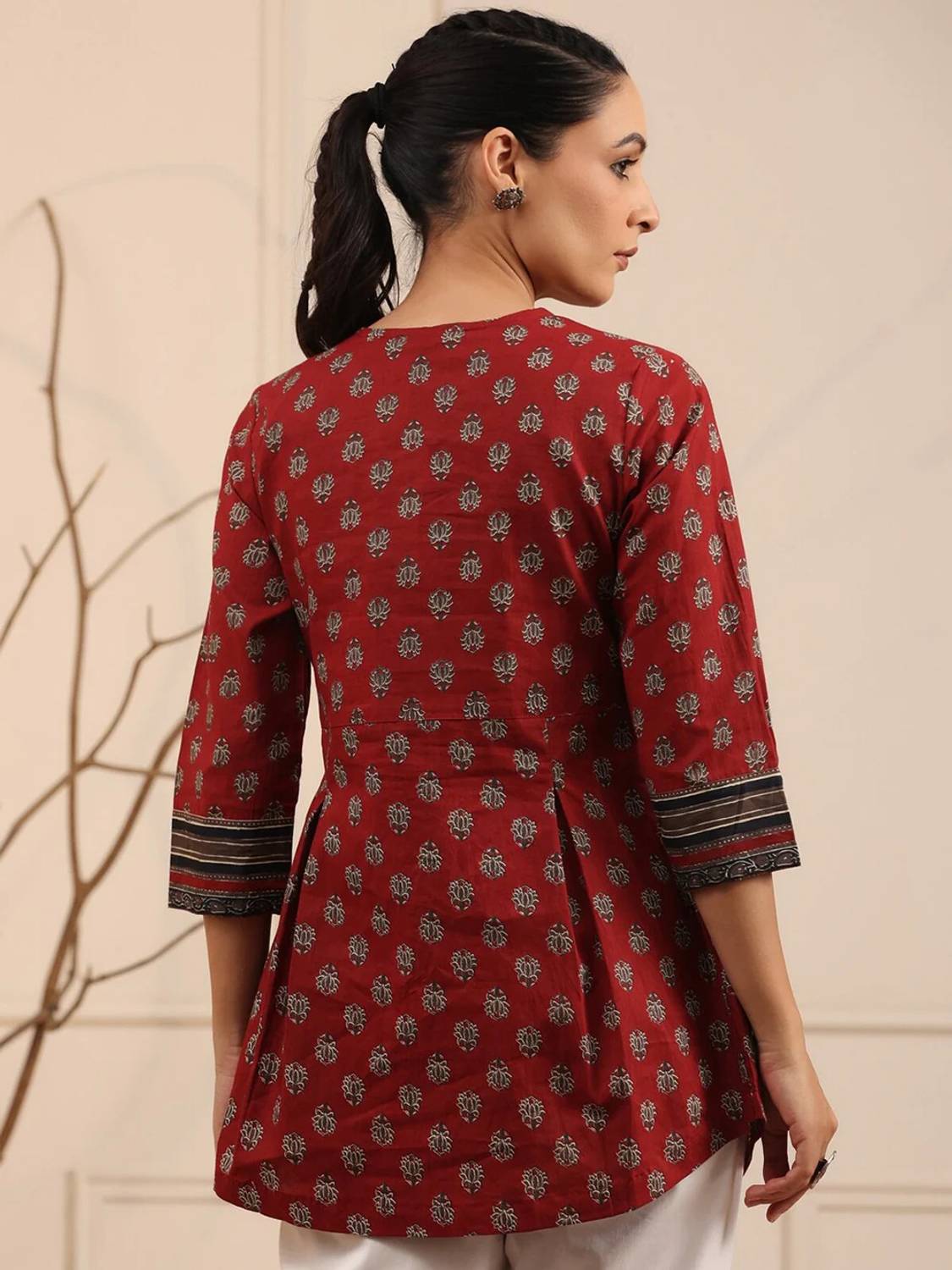 Regular Sleeves Printed Women - Image 3