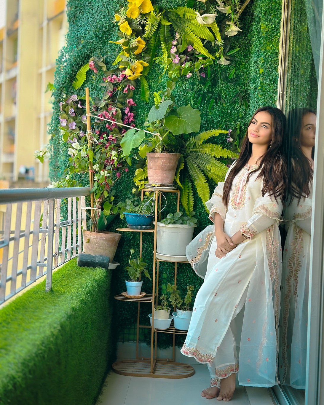 Trendy Women Embroidery Kurta - Image 2